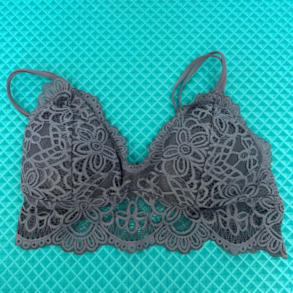 Colsie Gray Lace Detail bralette
